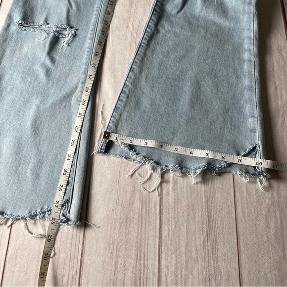 Abercrombie & Fitch Flare Ultra High Rise Jeans Women’s 6 | 28 Blue Light Wash - Picture 9 of 10